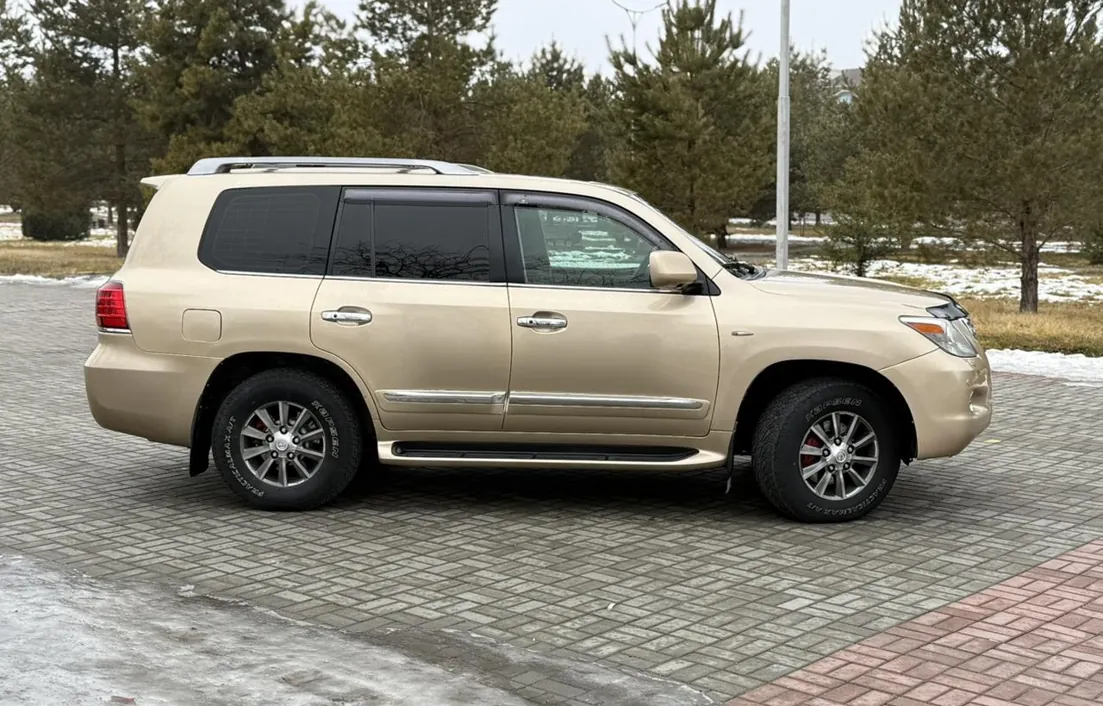 Lexus LX 2008