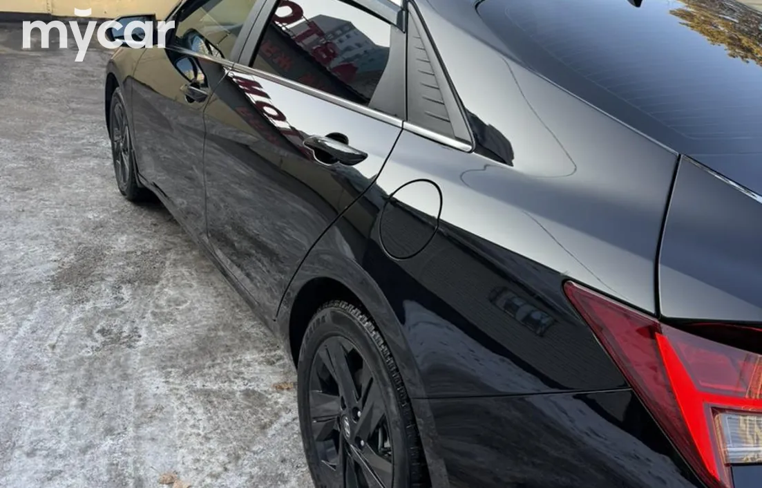 Hyundai Elantra 2022