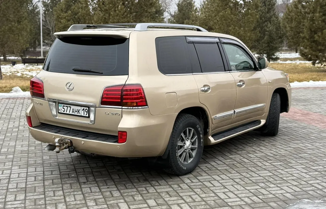 Lexus LX 2008