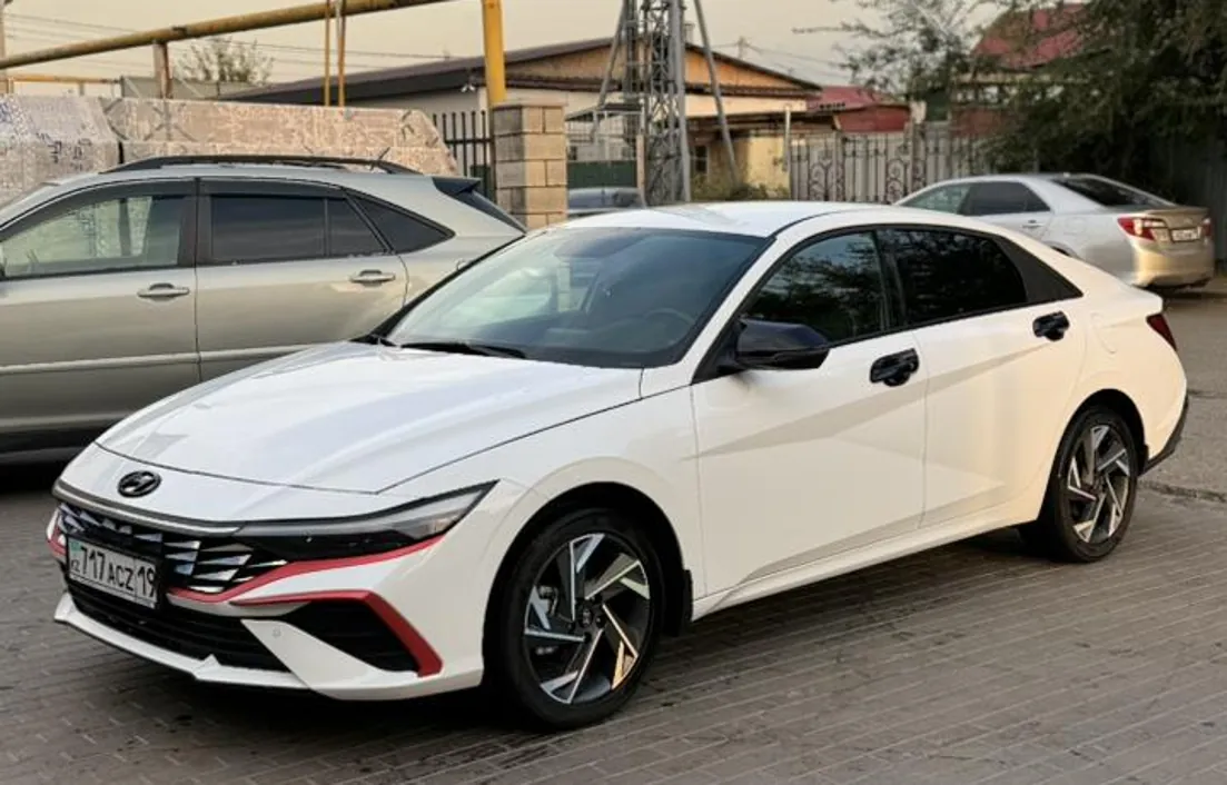 Hyundai Elantra 2024