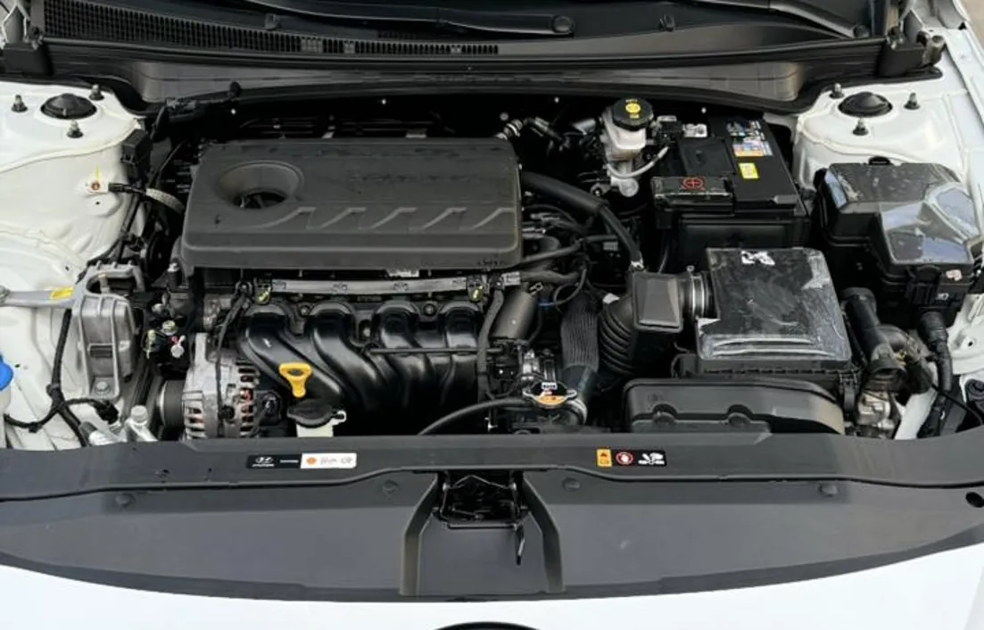 Hyundai Elantra 2024