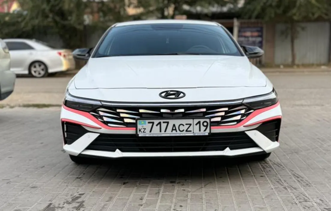 Hyundai Elantra 2024