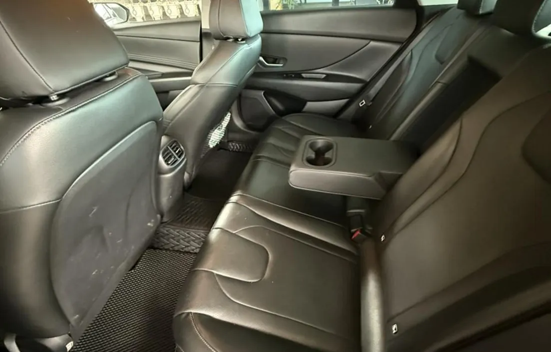 Hyundai Elantra 2023