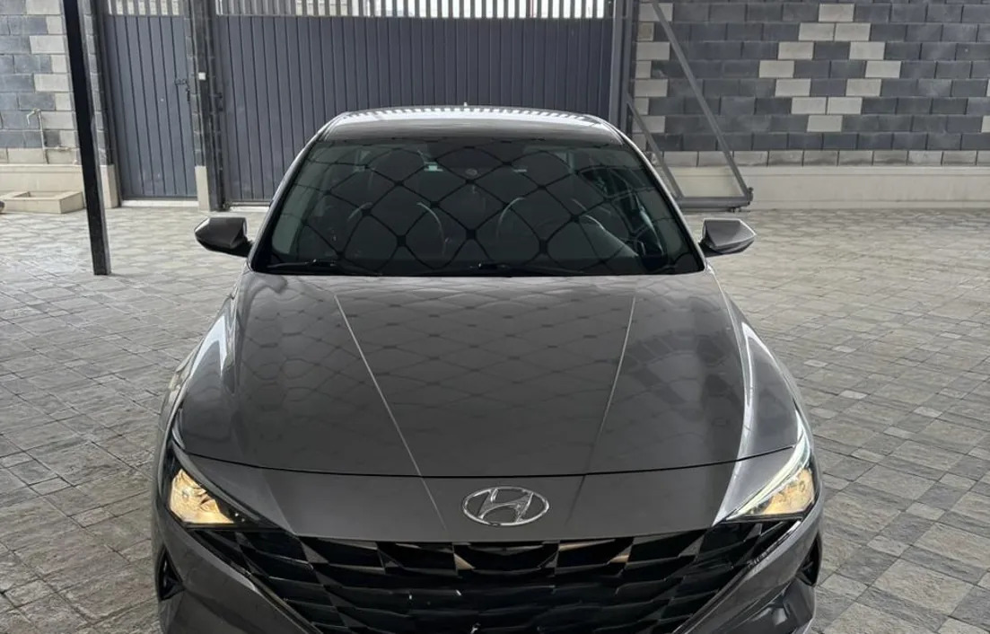 Hyundai Elantra 2023