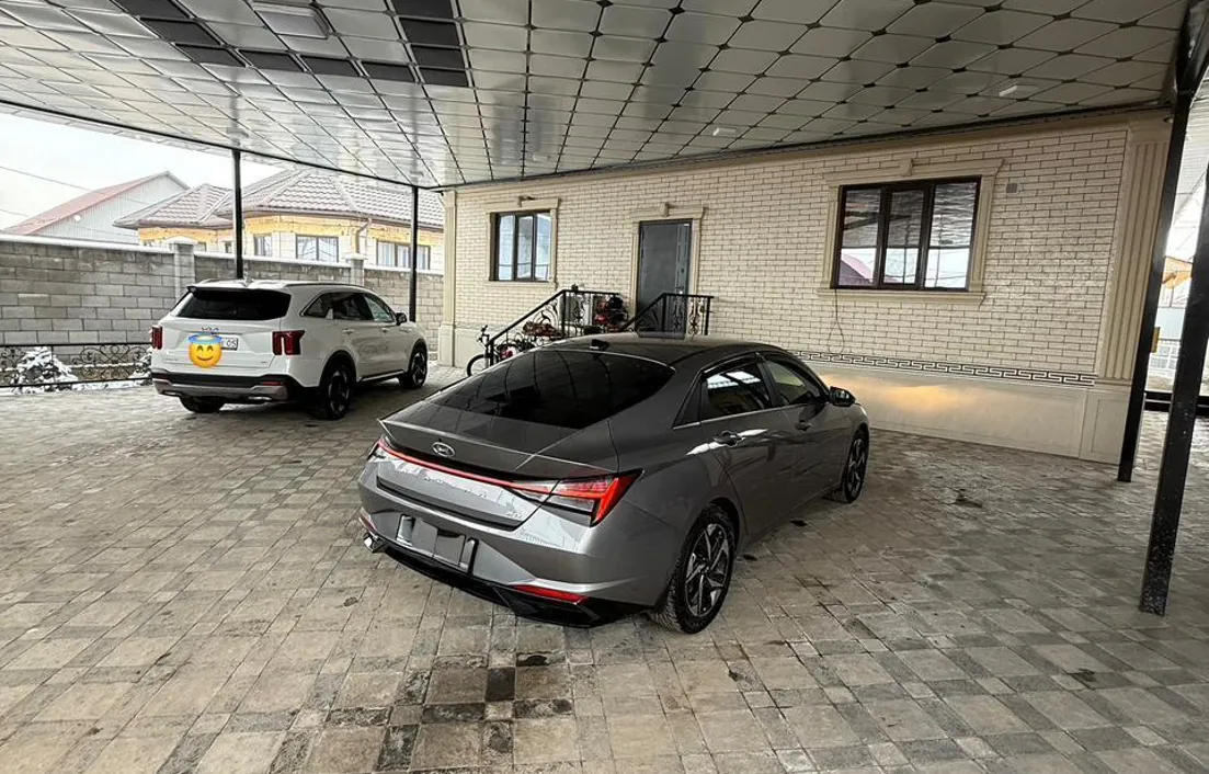Hyundai Elantra 2023