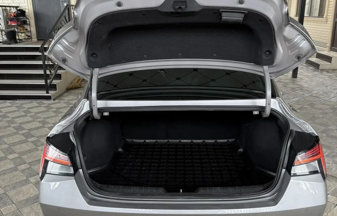 Hyundai Elantra 2023