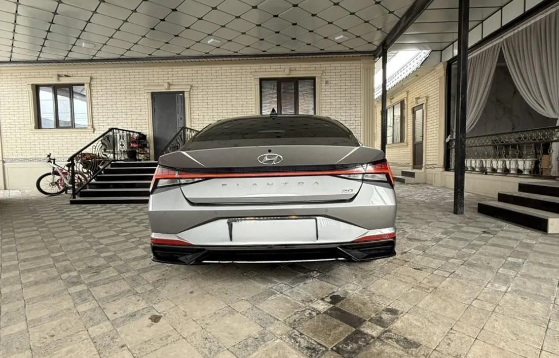 Hyundai Elantra 2023