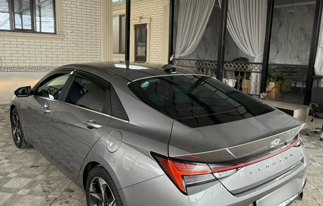 Hyundai Elantra 2023