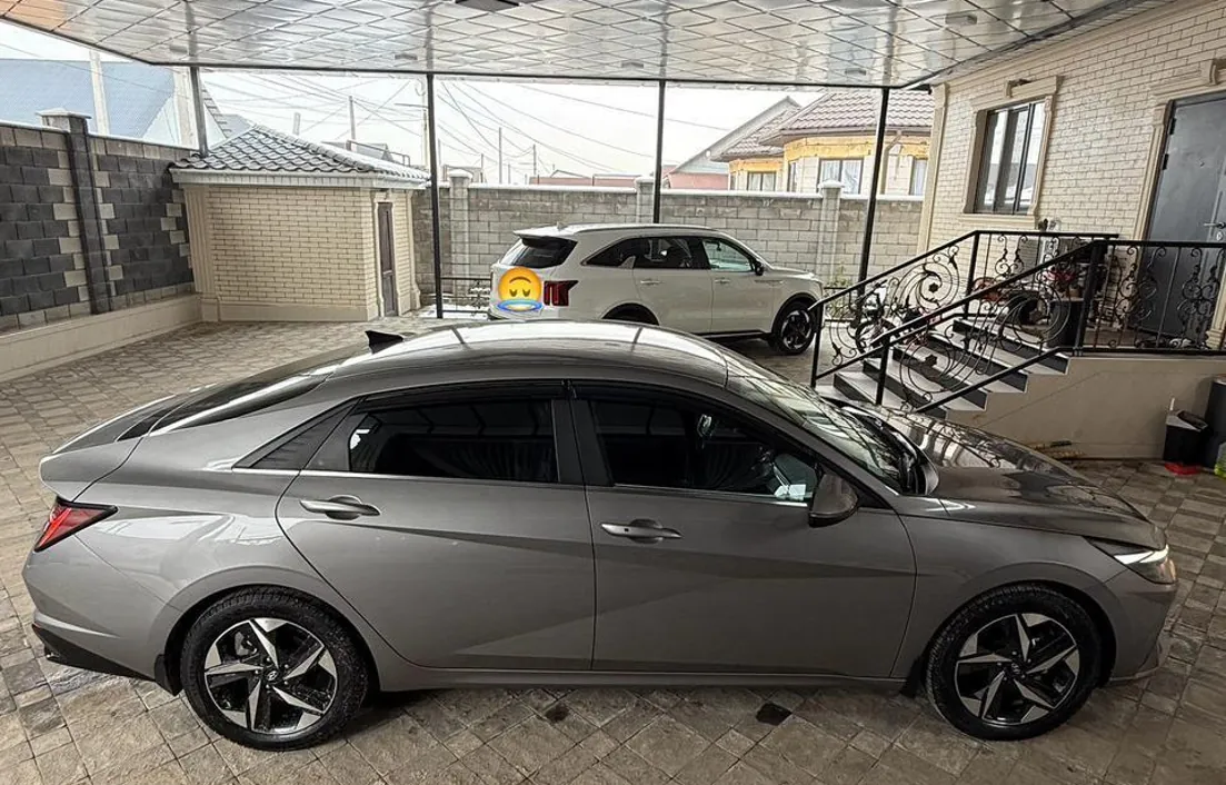 Hyundai Elantra 2023