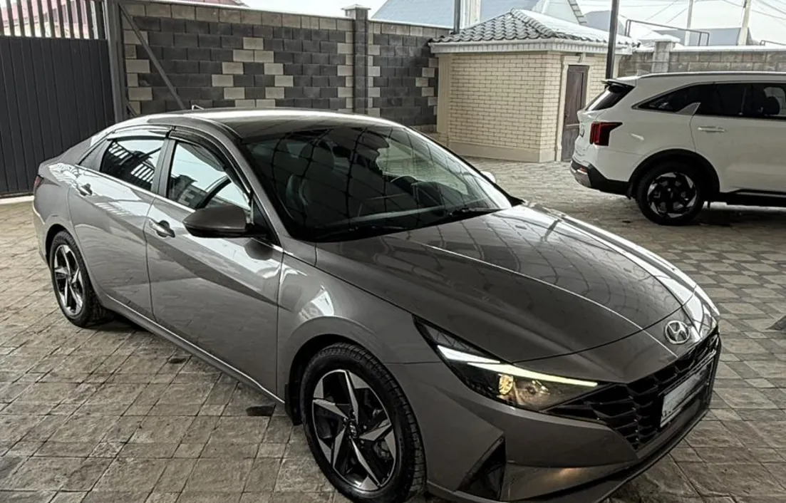 Hyundai Elantra 2023