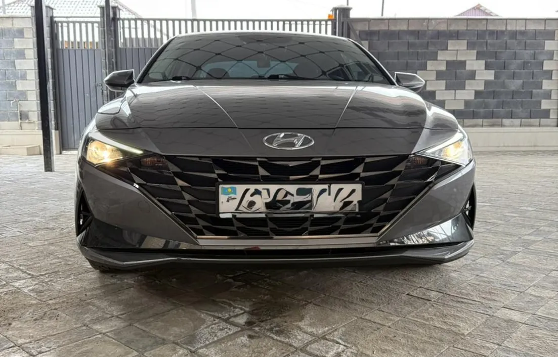 Hyundai Elantra 2023