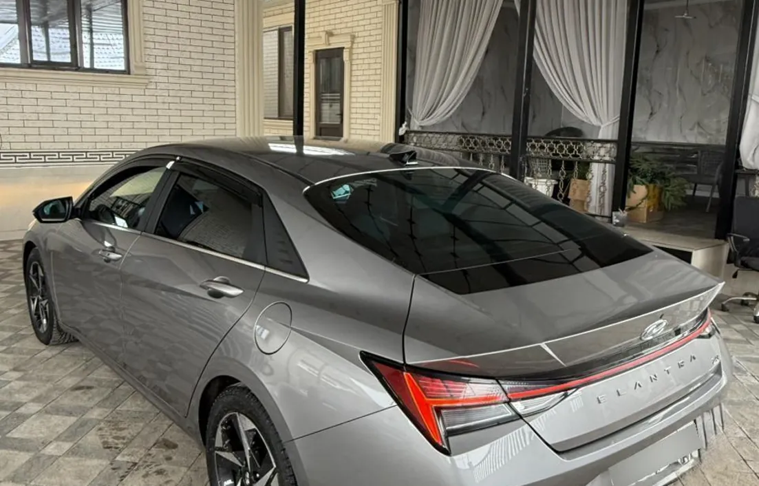 Hyundai Elantra 2023