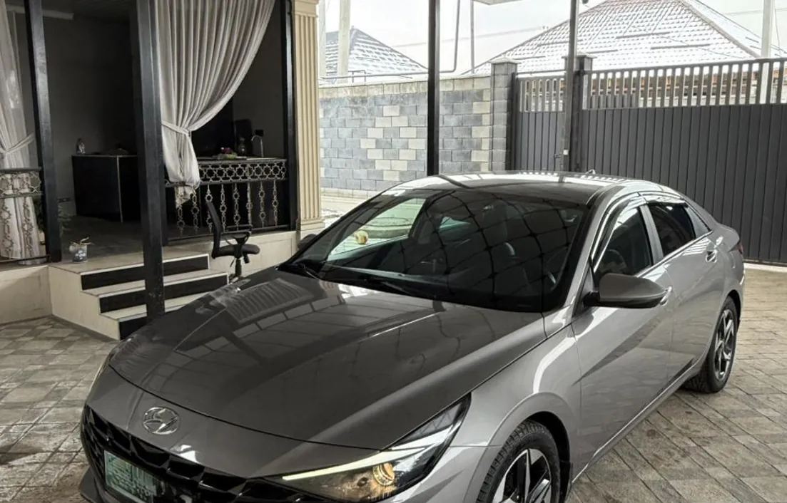 Hyundai Elantra 2023