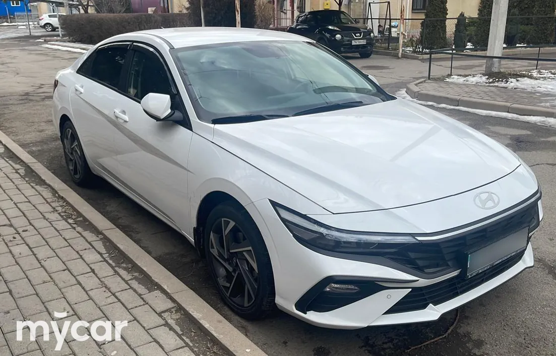 Hyundai Elantra 2024