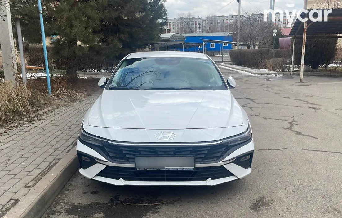 Hyundai Elantra 2024