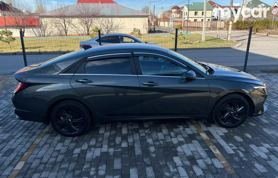 Hyundai Elantra 2021