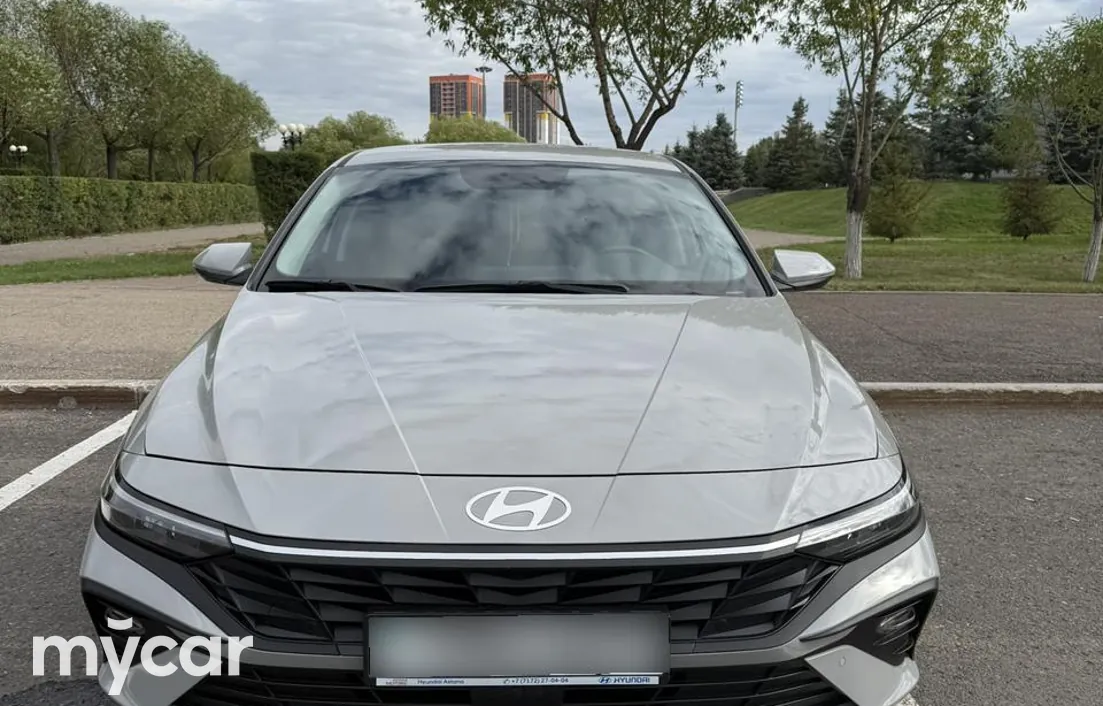 Hyundai Elantra 2024