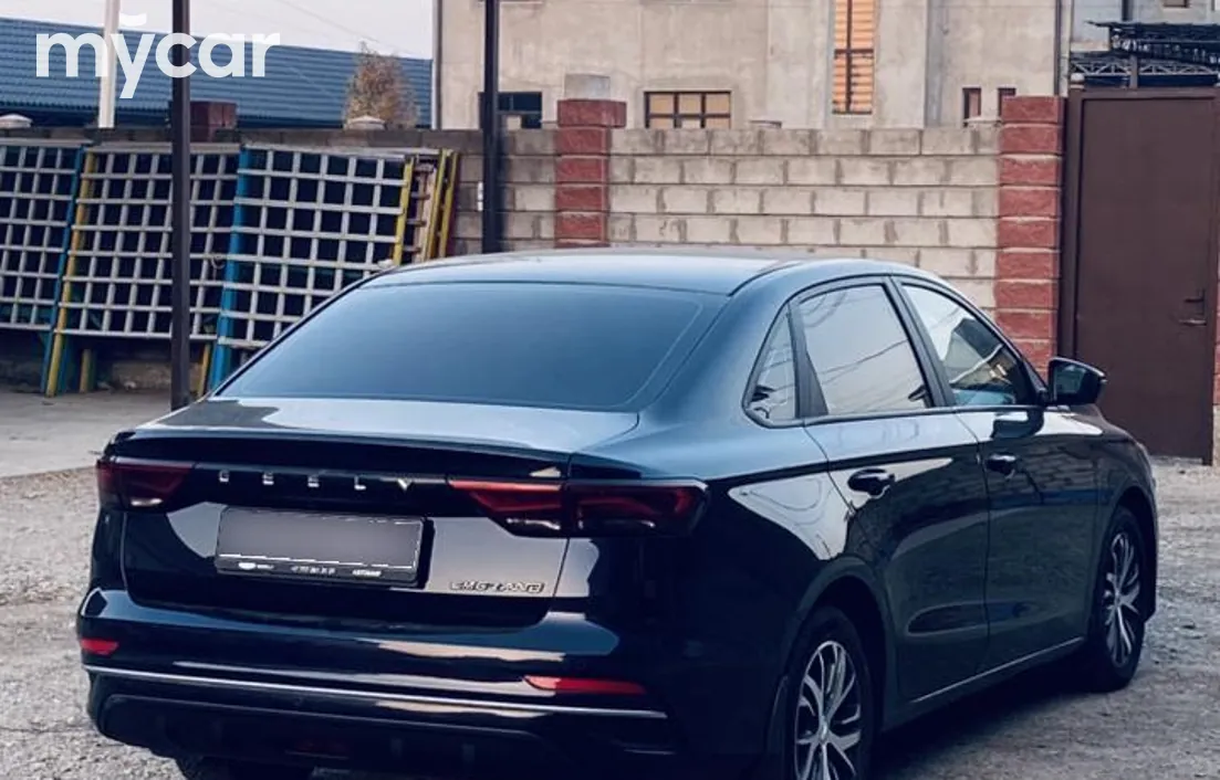 Geely Emgrand 2023