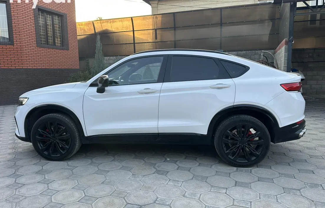 Geely Tugella 2023