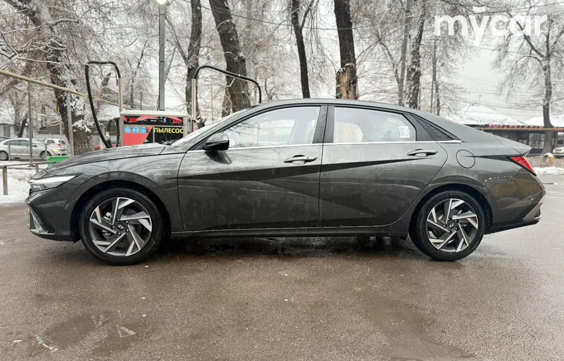 Hyundai Elantra 2025