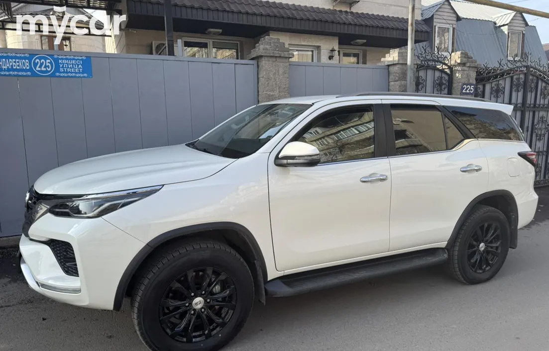 Toyota Fortuner 2022