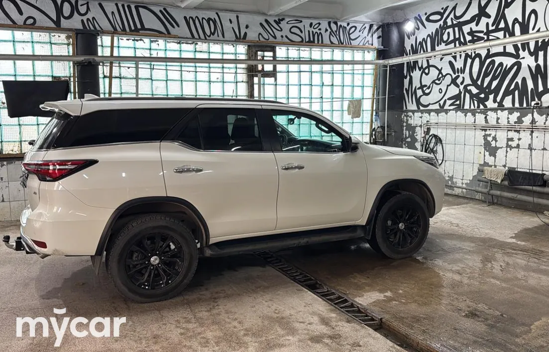 Toyota Fortuner 2022