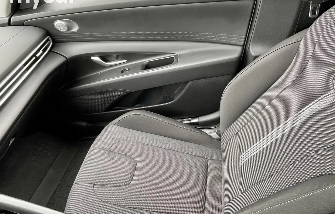 Hyundai Elantra 2024