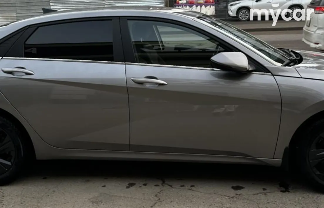 Hyundai Elantra 2022