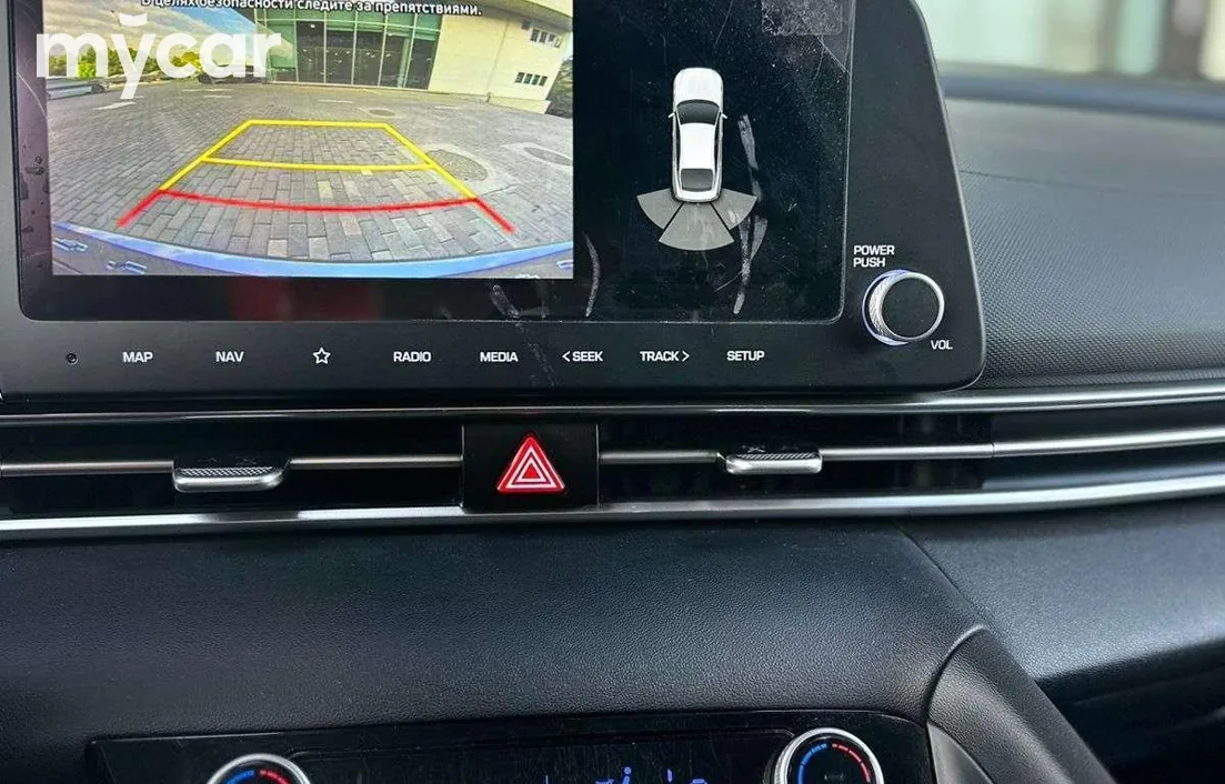 Hyundai Elantra 2022