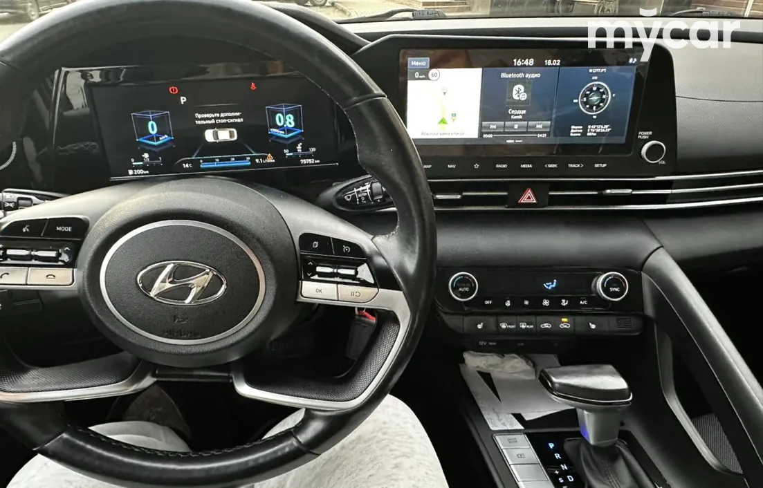 Hyundai Elantra 2022