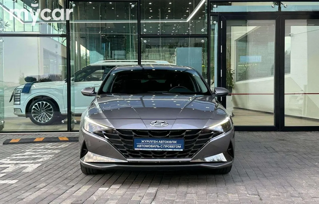 Hyundai Elantra 2022