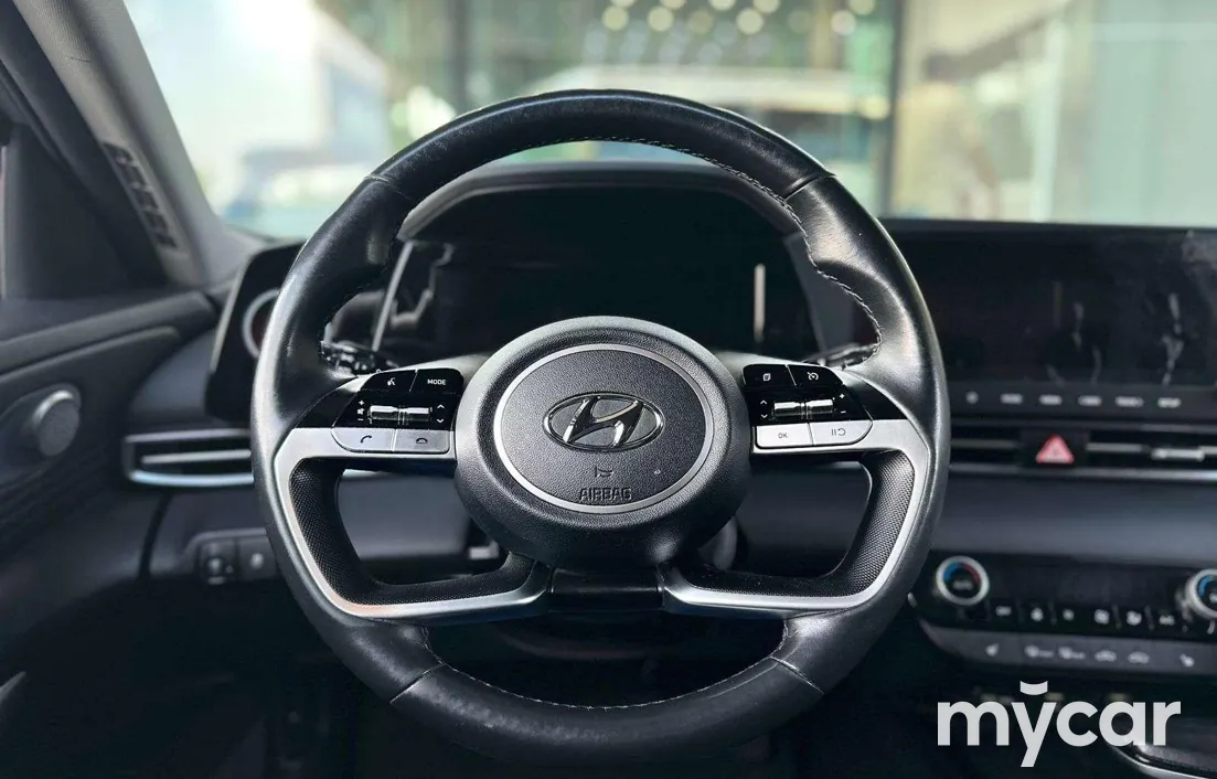 Hyundai Elantra 2022