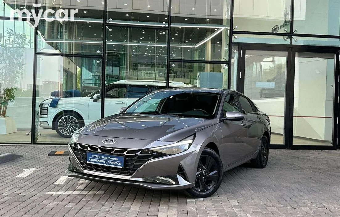Hyundai Elantra 2022