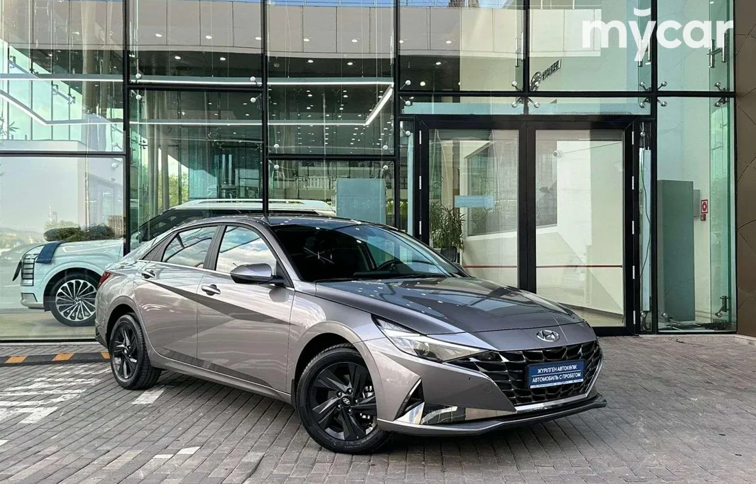 Hyundai Elantra 2022