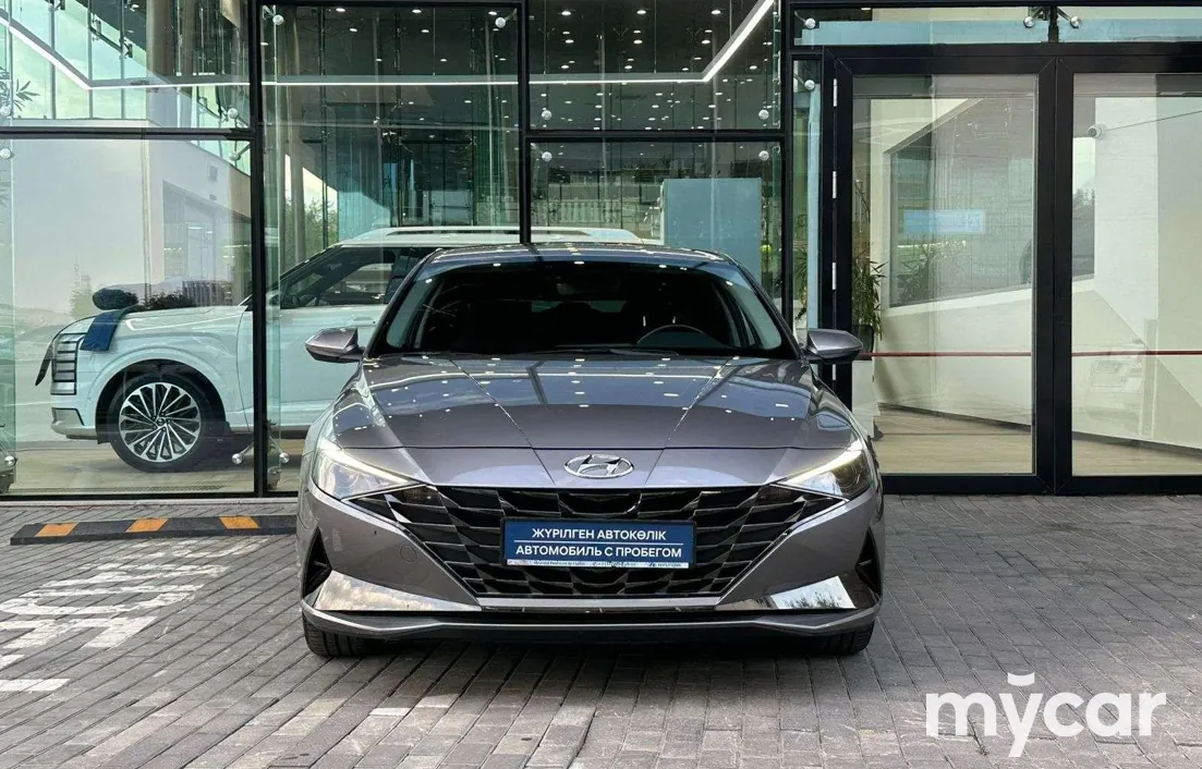 Hyundai Elantra 2022