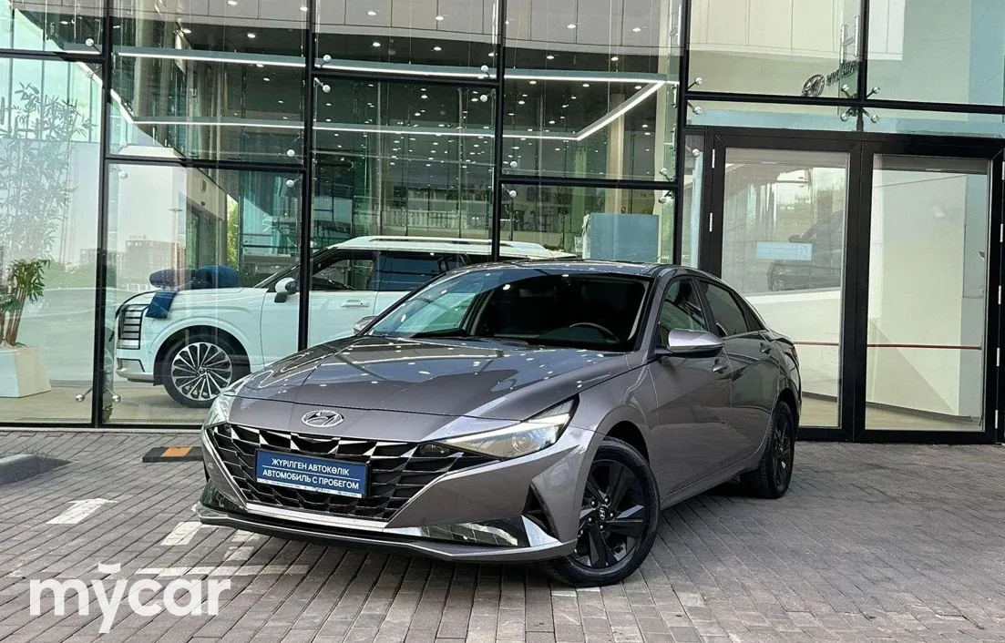 Hyundai Elantra 2022