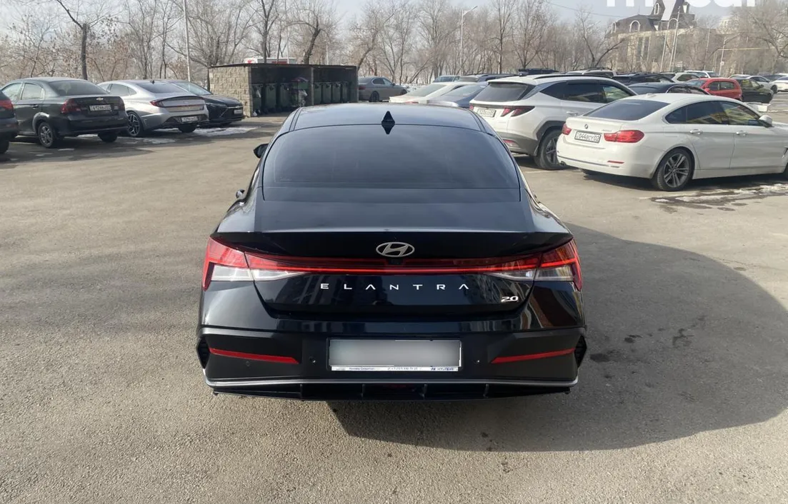 Hyundai Elantra 2024