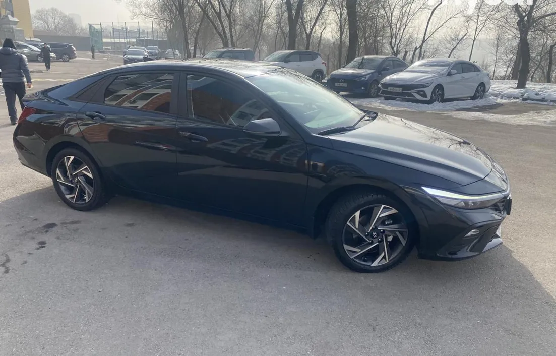 Hyundai Elantra 2024
