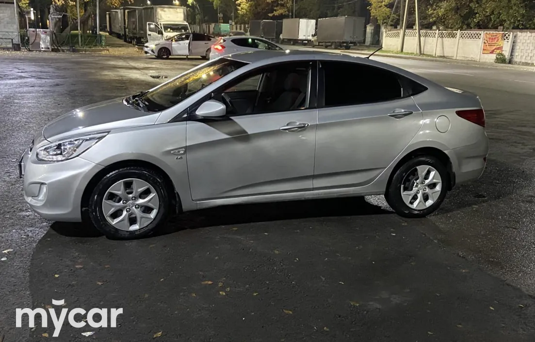 Hyundai Accent 2014