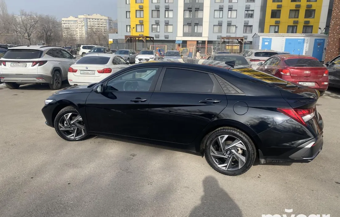 Hyundai Elantra 2024