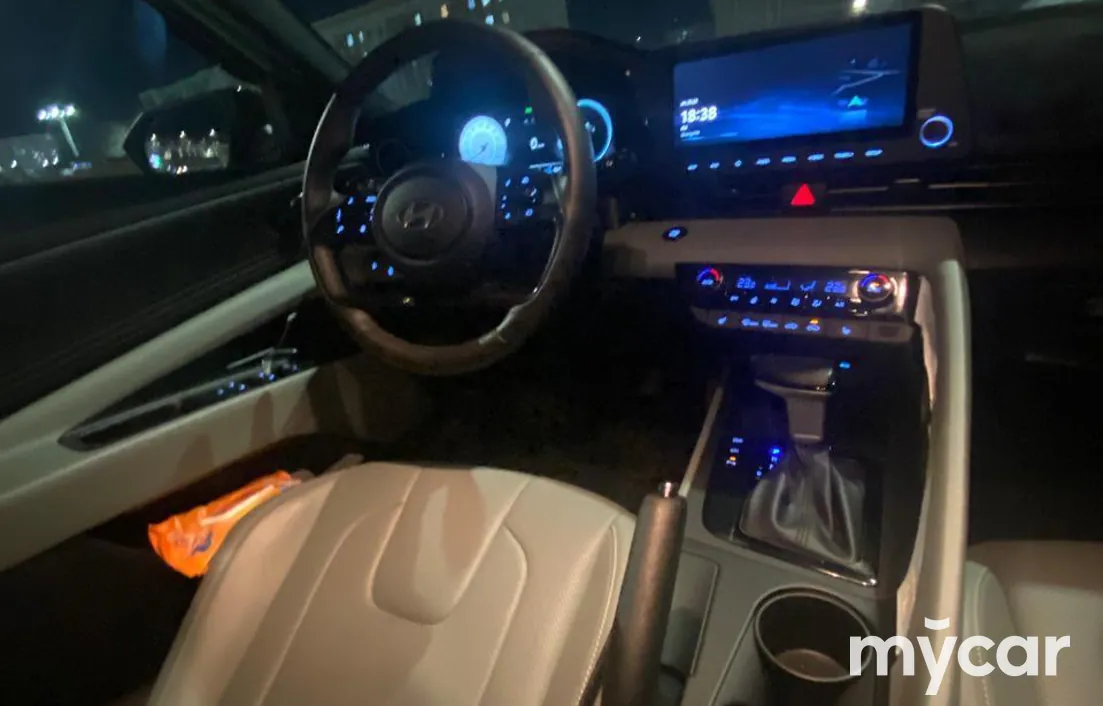 Hyundai Elantra 2024
