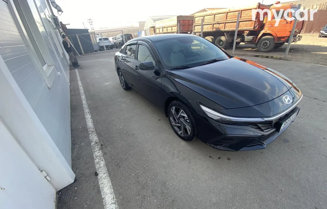 Hyundai Elantra 2024