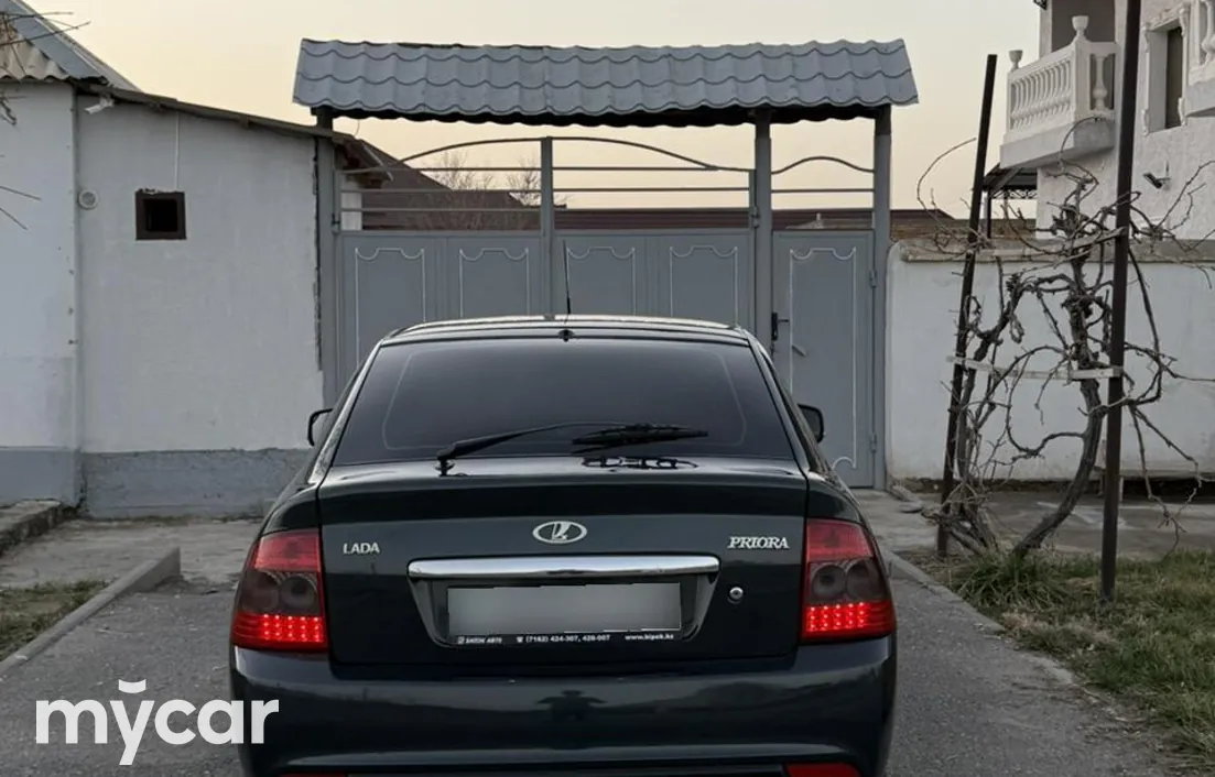 LADA Priora 2013