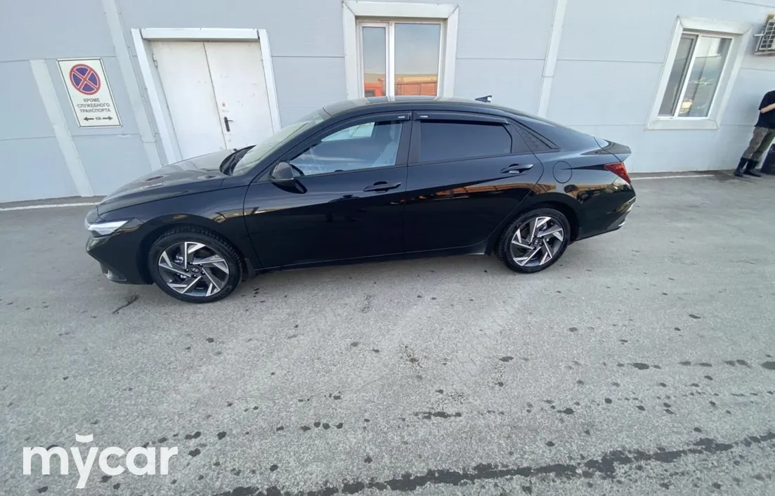 Hyundai Elantra 2024