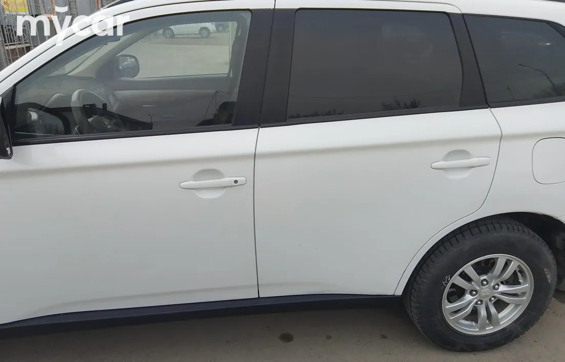 Mitsubishi Outlander 2013