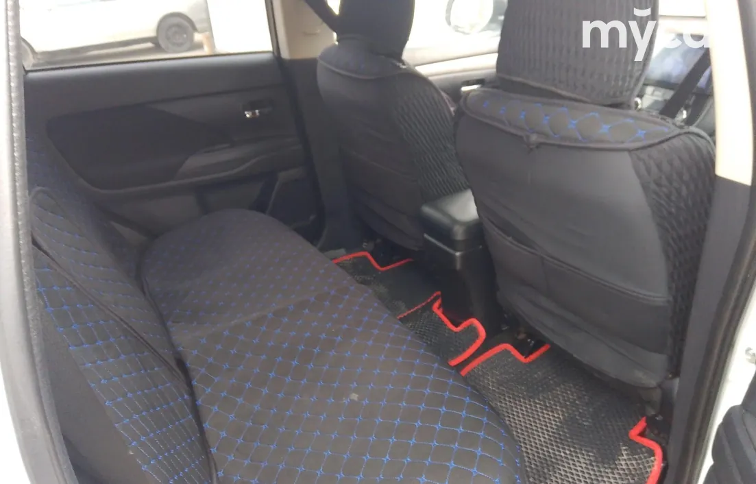 Mitsubishi Outlander 2013
