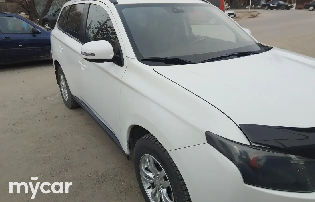 Mitsubishi Outlander 2013