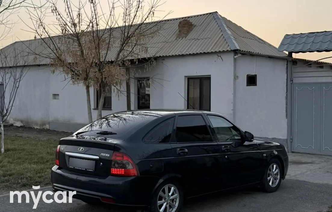 LADA Priora 2013