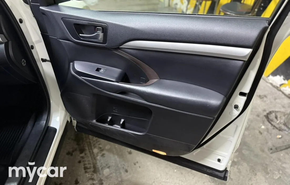 Toyota Highlander 2019
