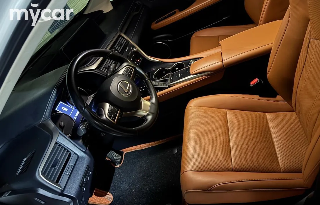 Lexus RX 2022